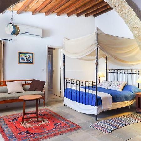 Zoes Traditional Apartments, Bed & Breakfast Larnaka Exterior foto