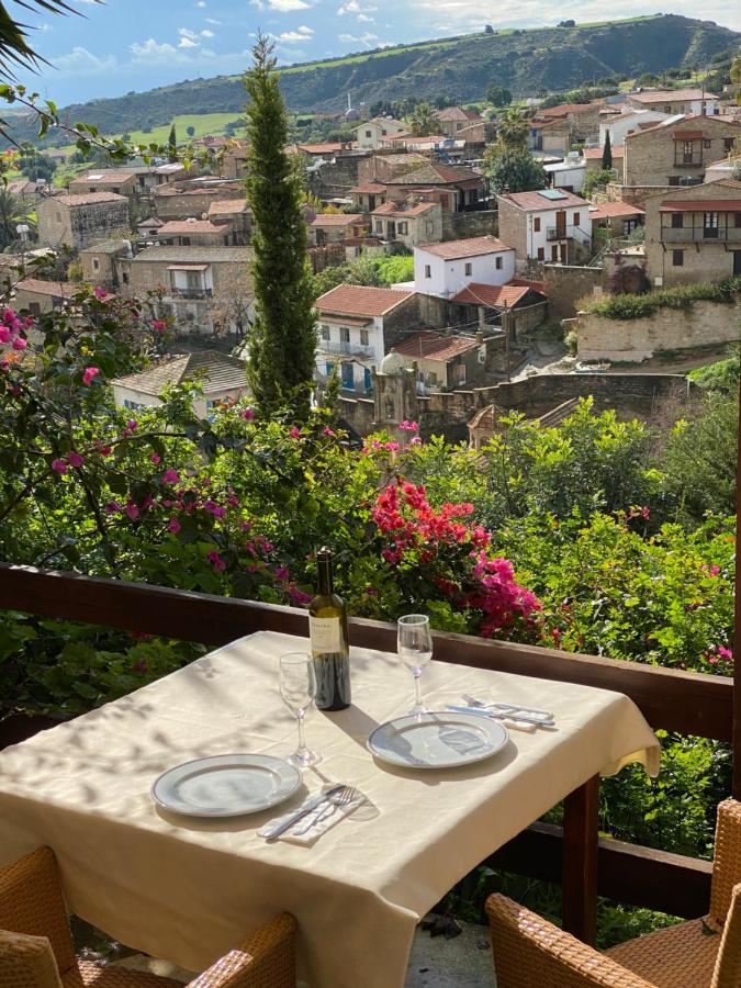 Zoes Traditional Apartments, Bed & Breakfast Larnaka Exterior foto