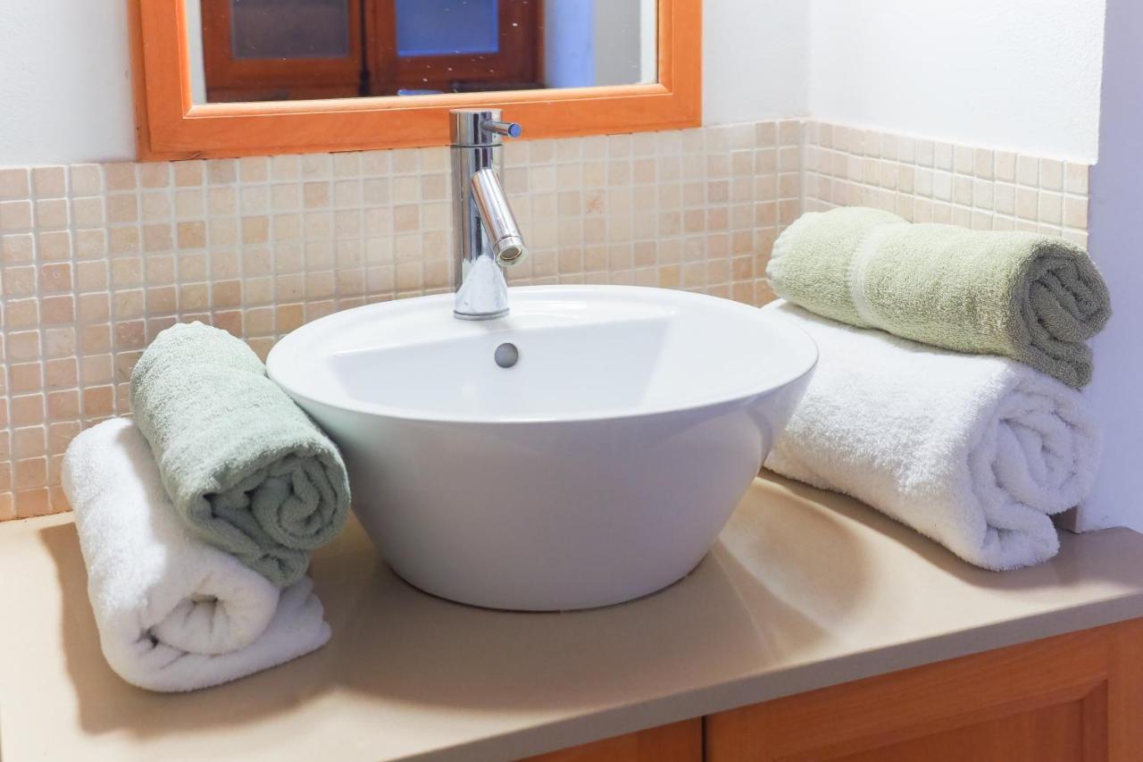 Zoes Traditional Apartments, Bed & Breakfast Larnaka Exterior foto