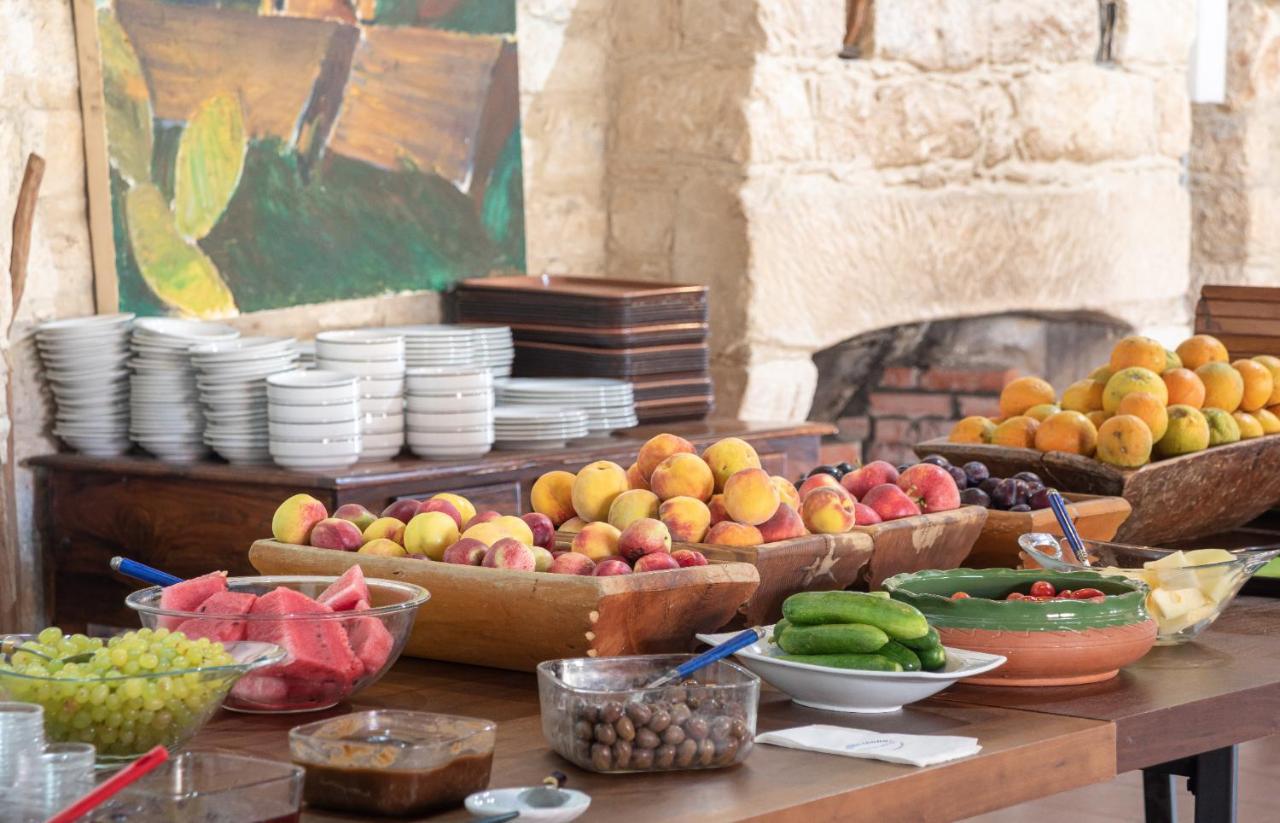 Zoes Traditional Apartments, Bed & Breakfast Larnaka Exterior foto