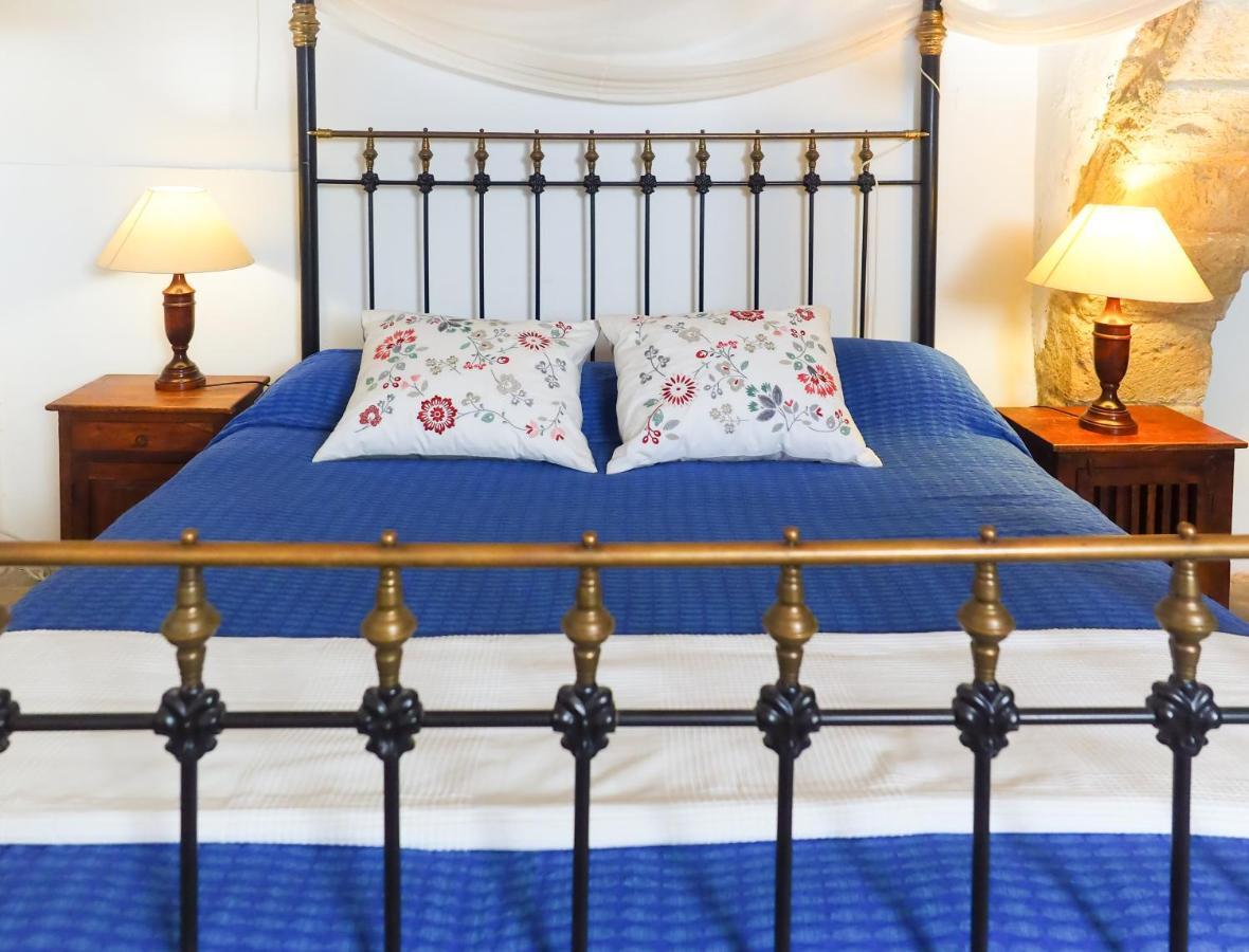 Zoes Traditional Apartments, Bed & Breakfast Larnaka Exterior foto